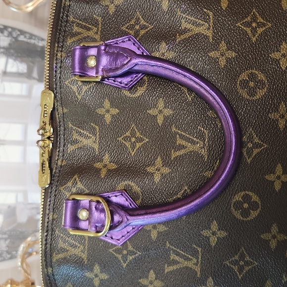 - - `ღ´- ♥ -`ღ´ FABULOUS CONDITION `ღ´- ♥ -`ღ´ Authentic Louis Vuitton ALMA - Picture 14 of 17